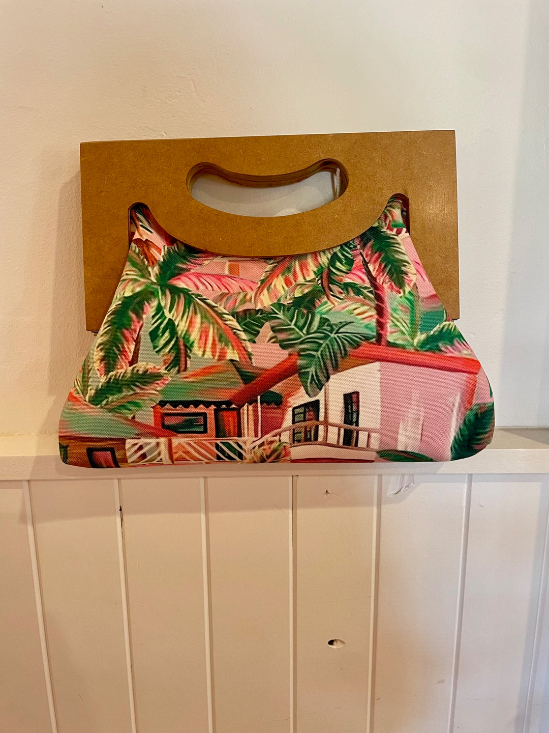 Aloha Clutch