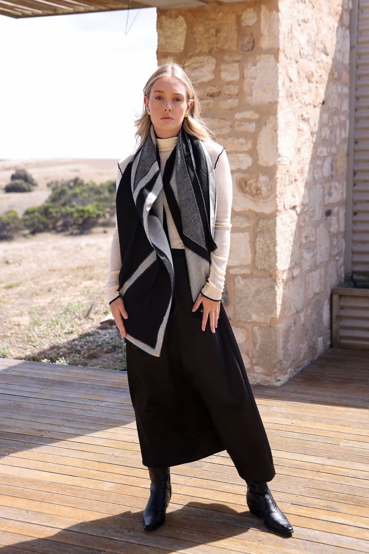 Alpine Scarf - Black & White