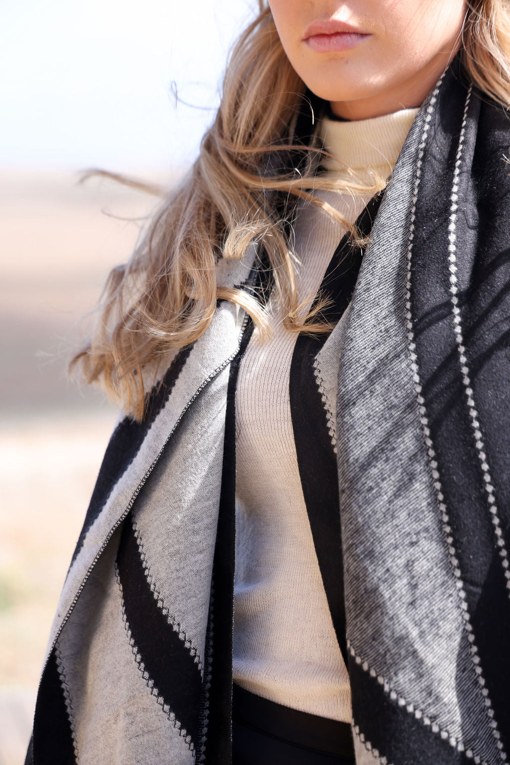 Alpine Scarf - Black & White