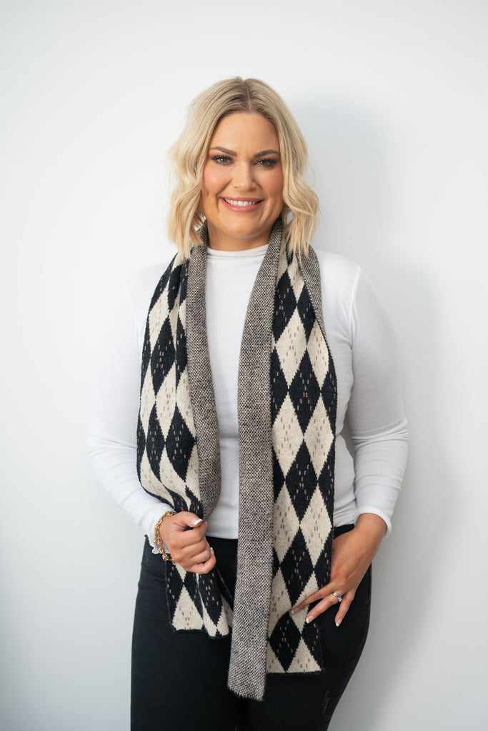 Black and cream top scarf