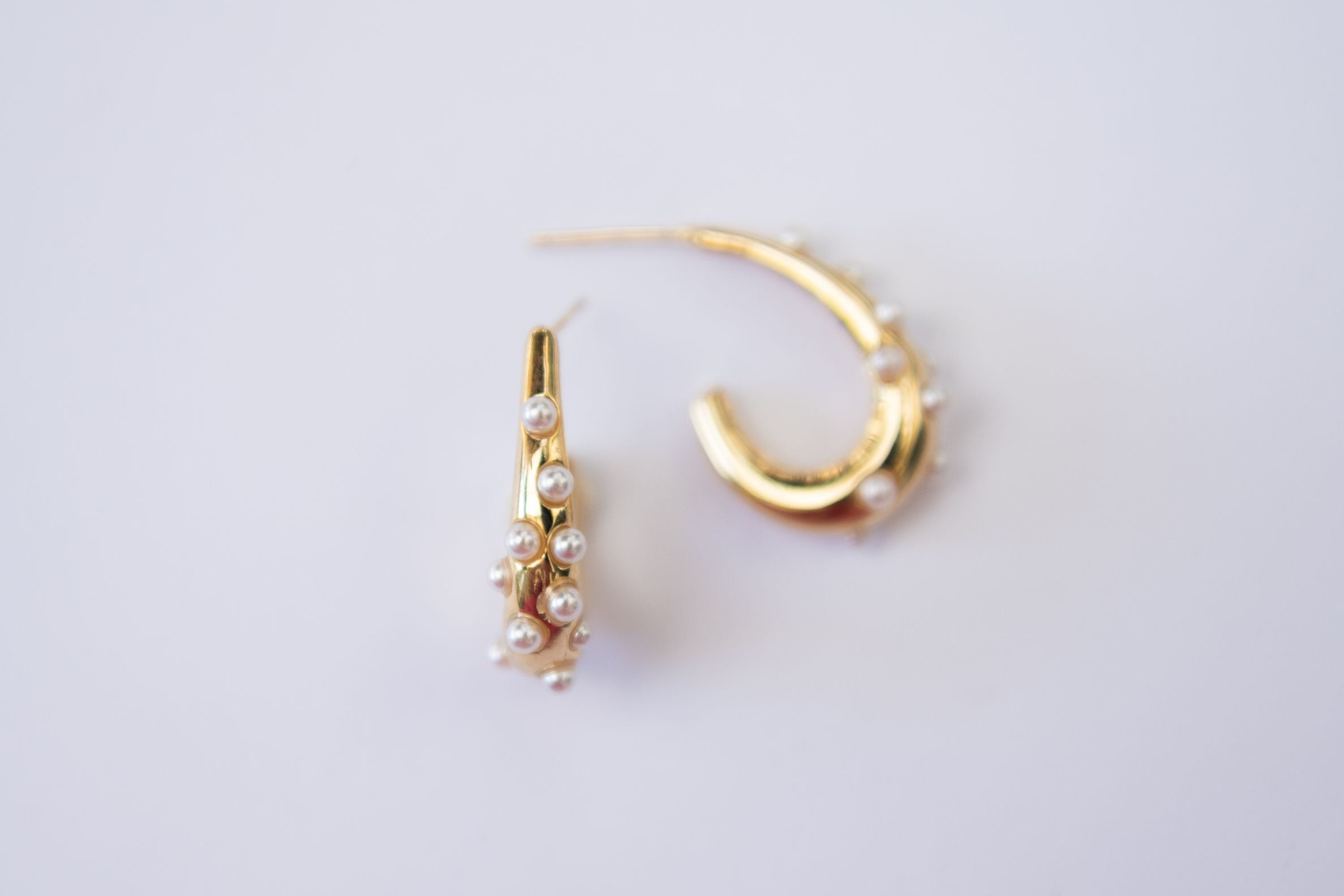 Aadrika Earring - Gold & Pearl