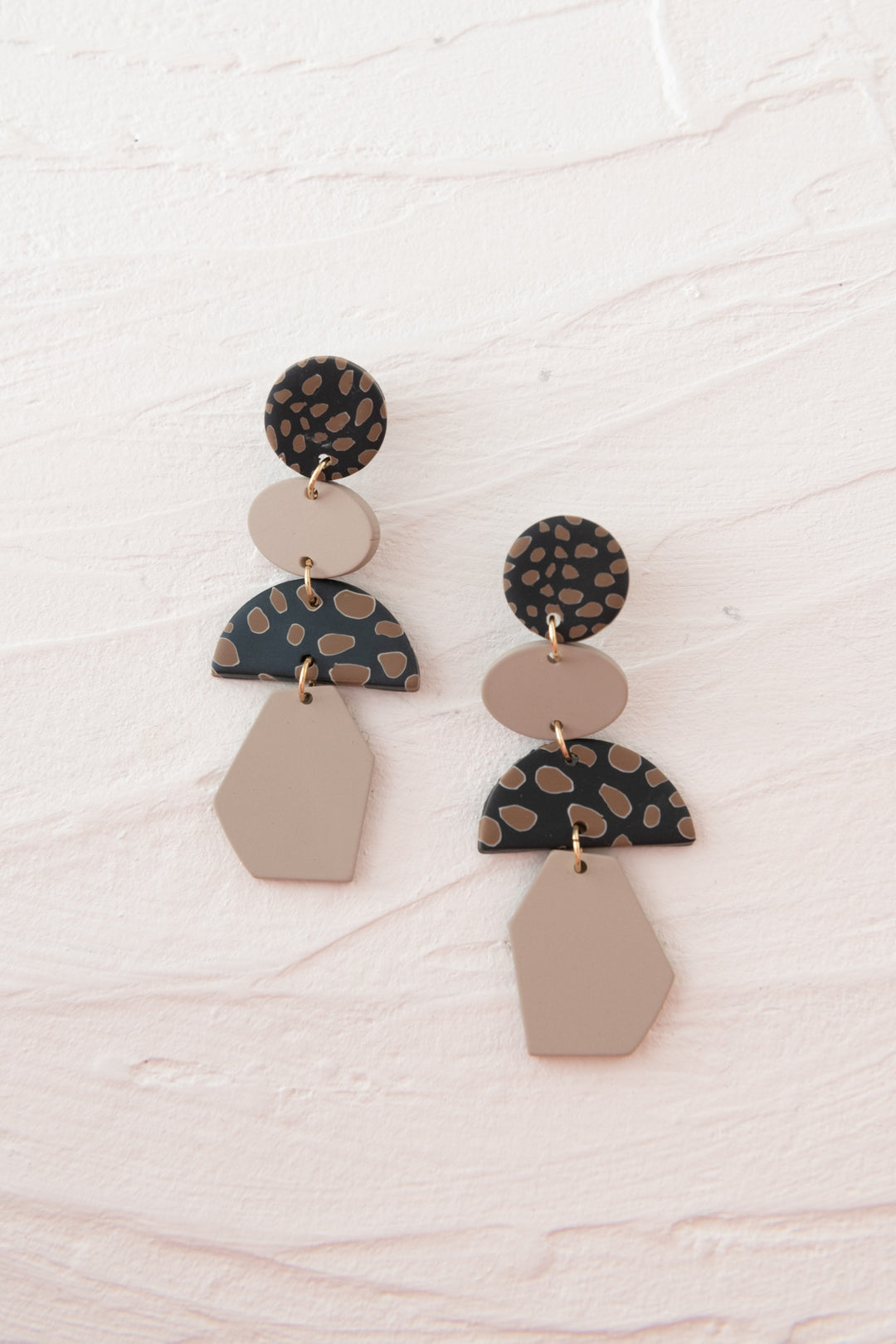 Finley Earring - Natural & Black