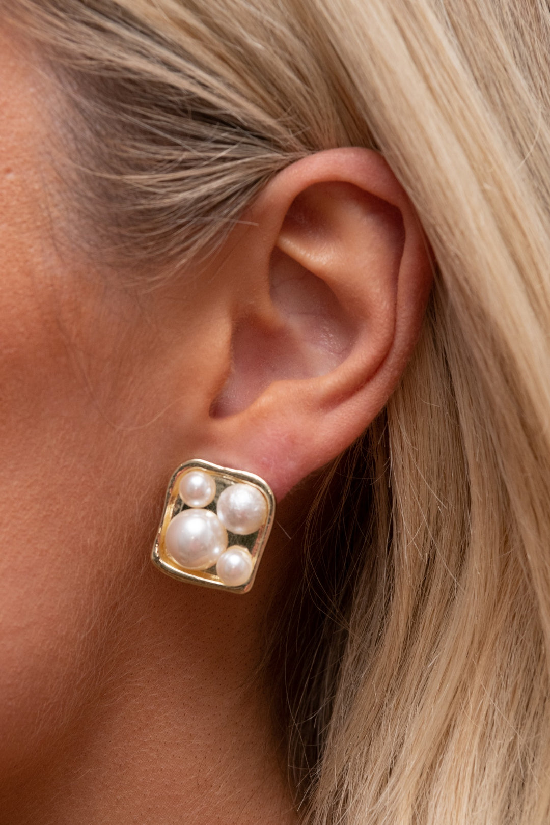 Wimmie Earring - Gold & Pearl