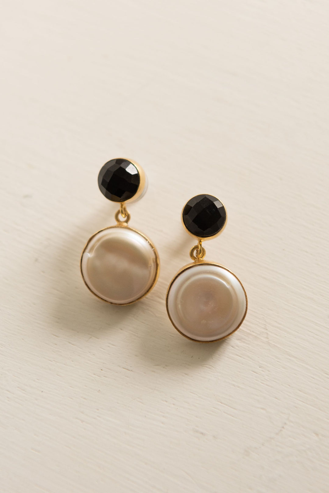 Deb Earring Black & Pearl