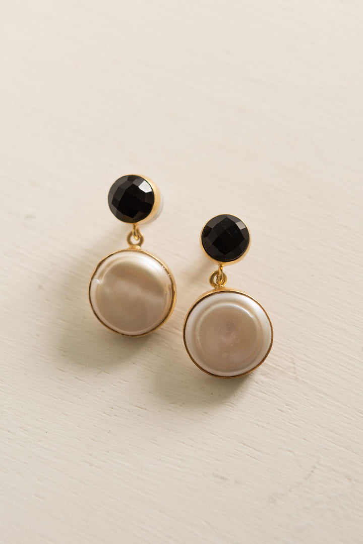 Deb Earring Black & Pearl