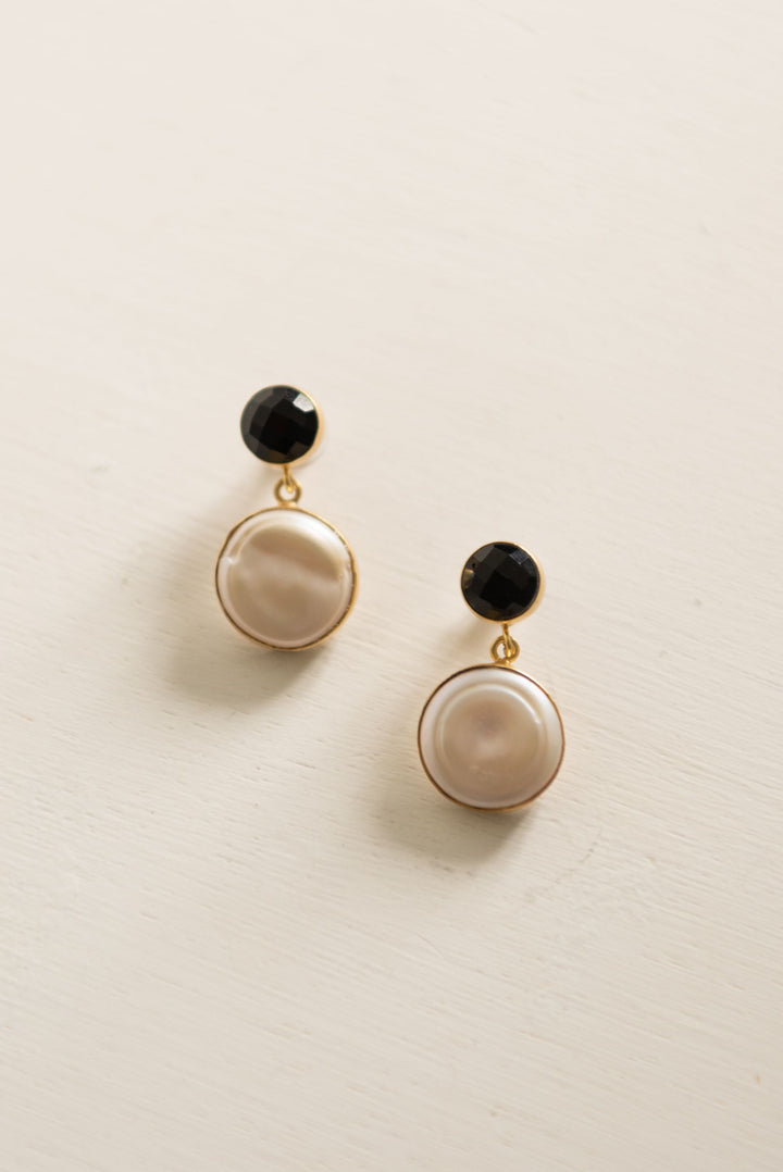 Deb Earring Black & Pearl